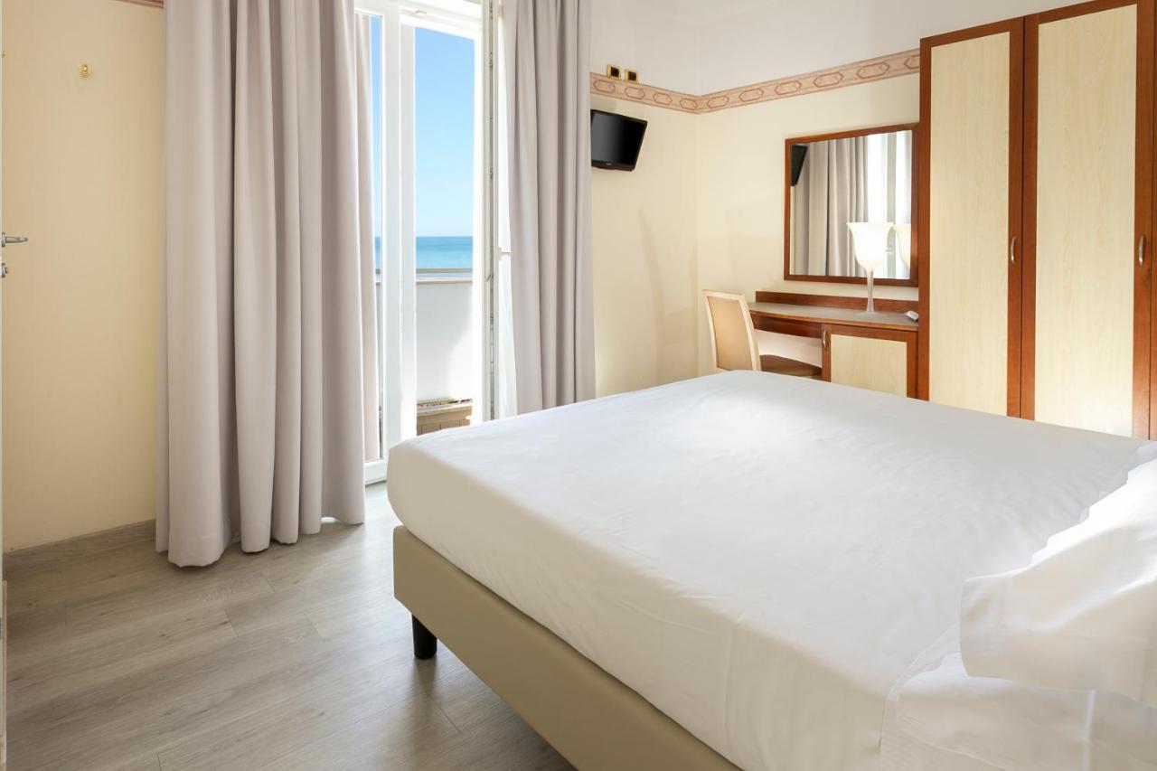 Hotel Bikini Rimini Eksteriør bilde
