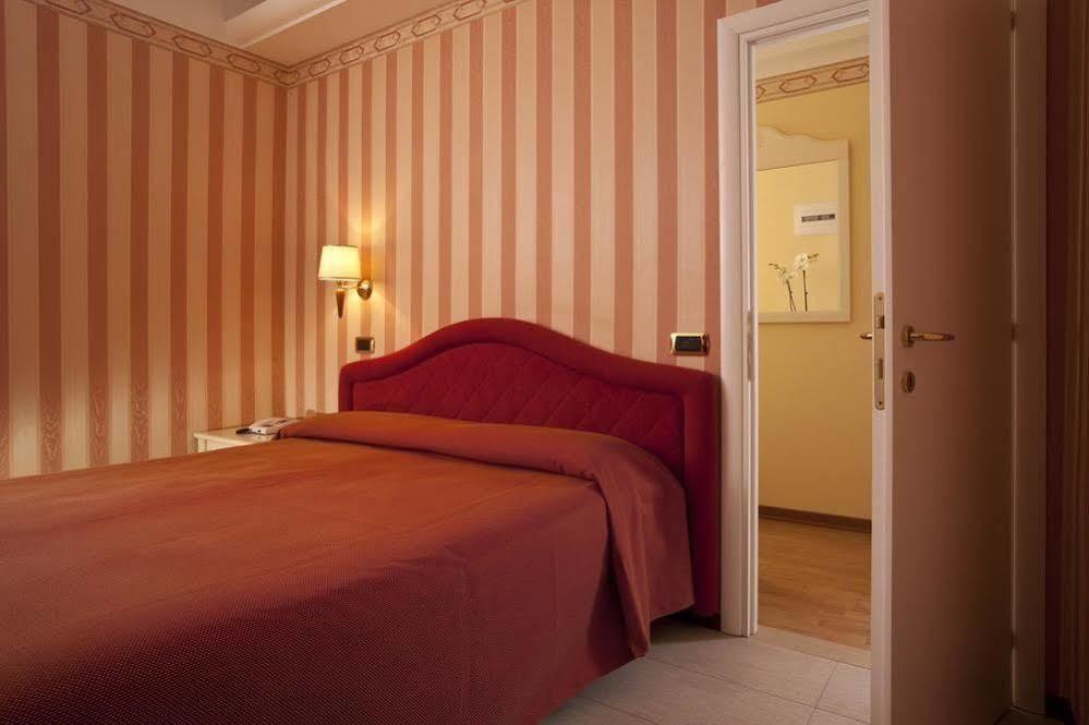Hotel Bikini Rimini Eksteriør bilde